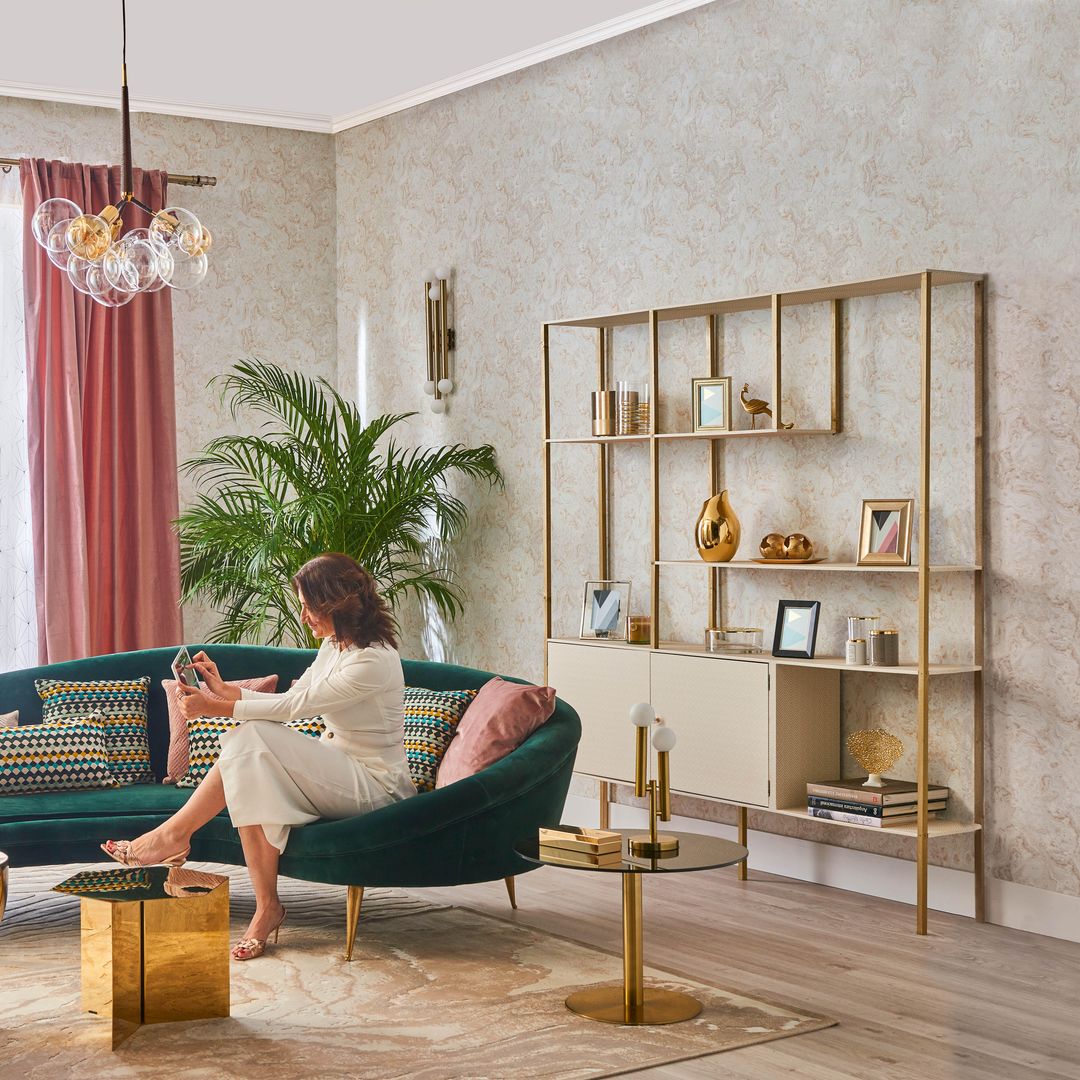 Fácil y decorativa: crea una estantería DIY única para transformar tu salón