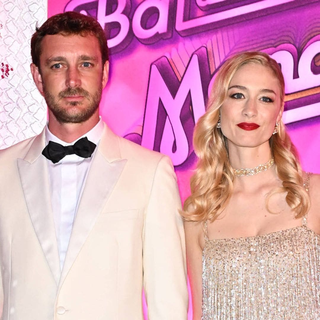 Beatrice Borromeo, la invitada más elegante del Baile de la Rosa con su vestido de flecos brillantes