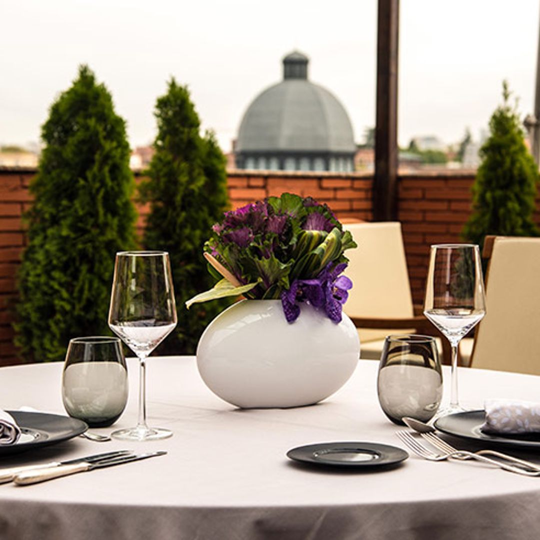 Para una reunión con tus amigos, nada más exclusivo que la terraza de una suite