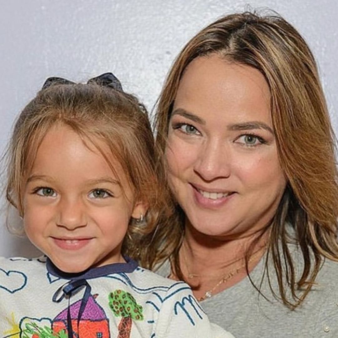 Alaïa, la hija de Adamari López, sigue sorprendiendo en sus clases de equitación