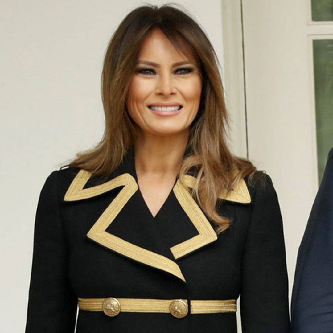 El abrigo marinero con sello italiano de Melania Trump: su último éxito de ventas