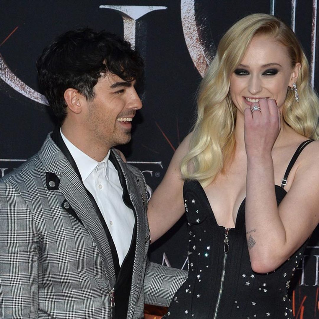 Sophie Turner ya ha elegido a una dama de honor para su boda y ¡es una de las protagonistas de 'Juego de Tronos!'