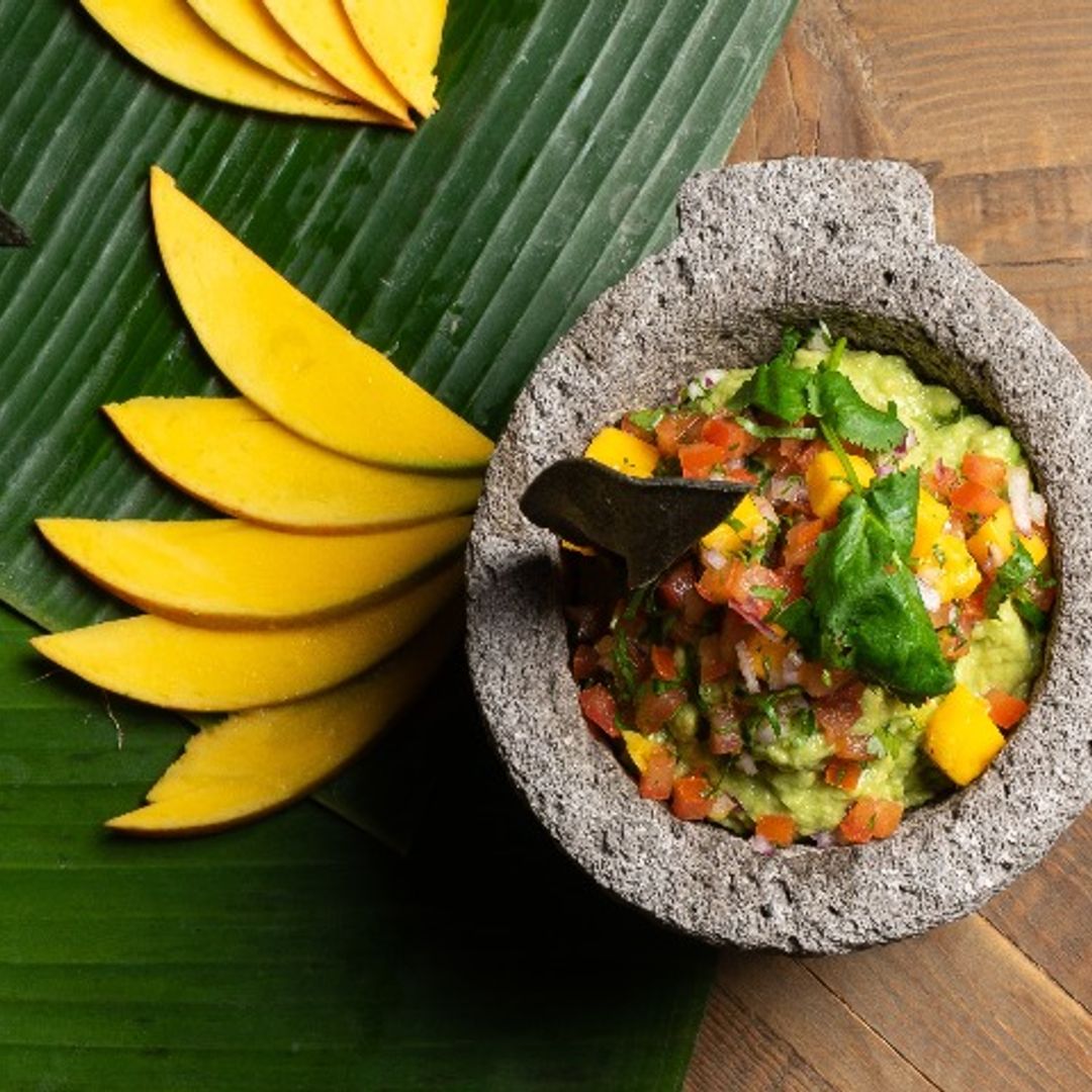 Guacamole con pico de gallo y mango
