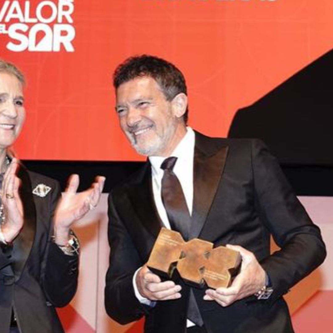 La emoción de Antonio Banderas al recibir un premio en Málaga de manos de la infanta Elena