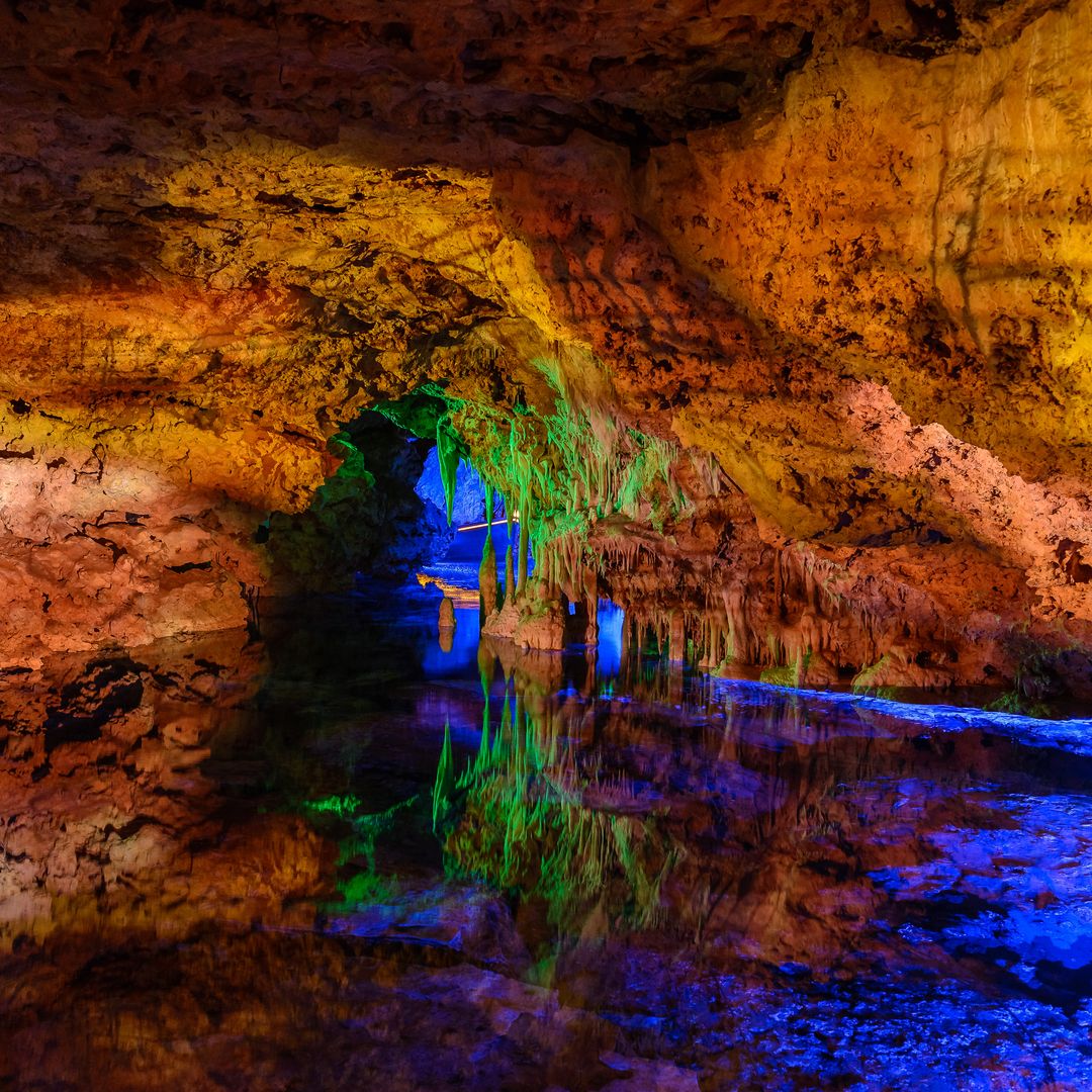 Cuevas dels Hams, en Mallorca, cercanas a las del Drach y menos conocidas