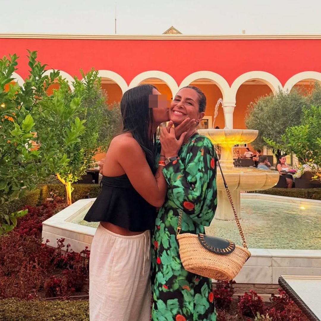 Nuria Roca desconecta en Cádiz con toda su familia y una amiga muy conocida