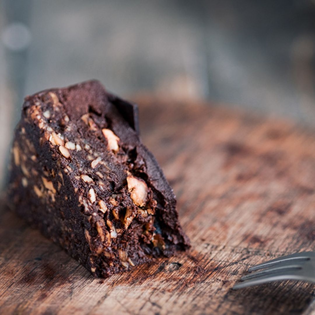 'Brownie' de nueces y dátiles