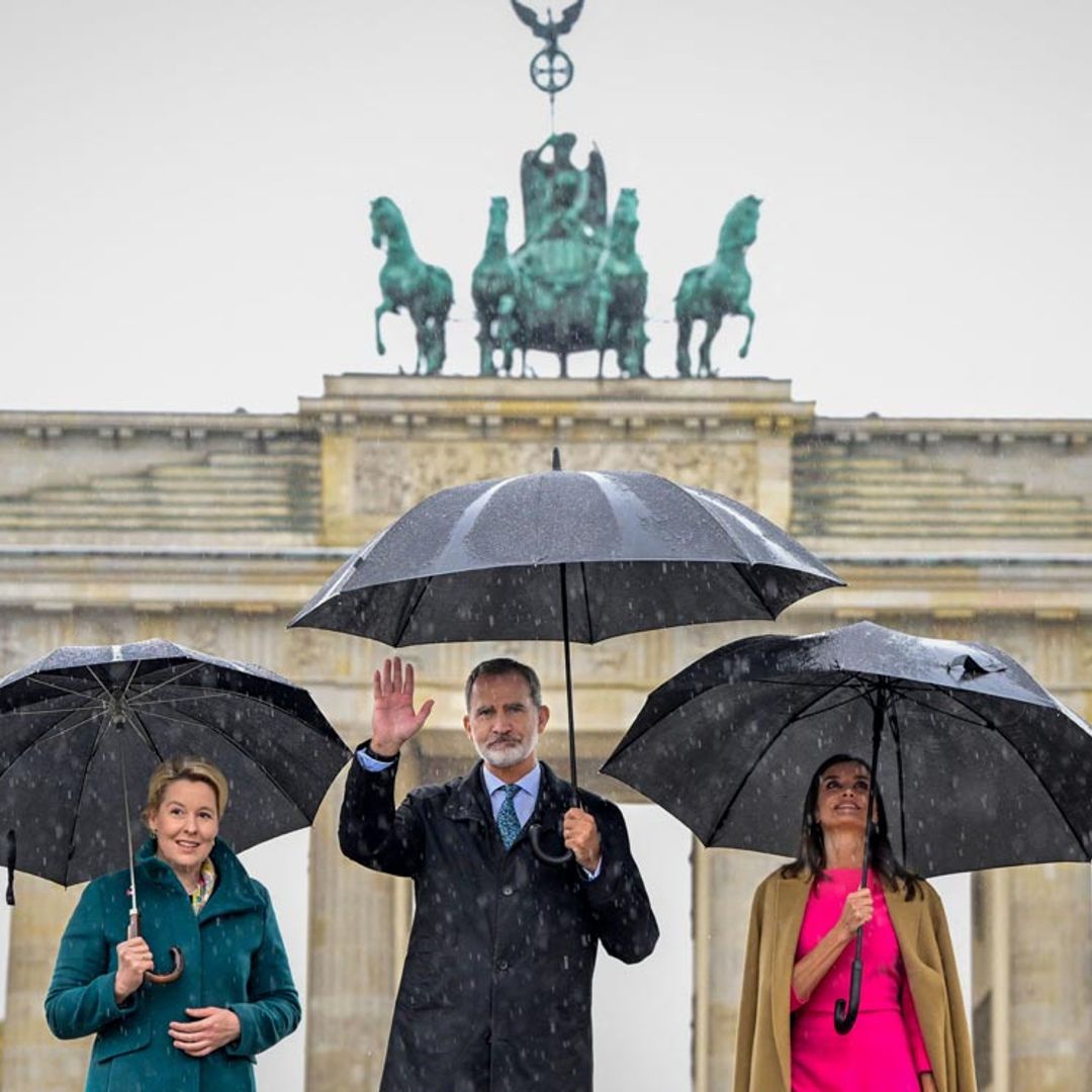 Don Felipe y doña Letizia, en la Puerta de Brandeburgo ocho años después de su primera visita como Reyes