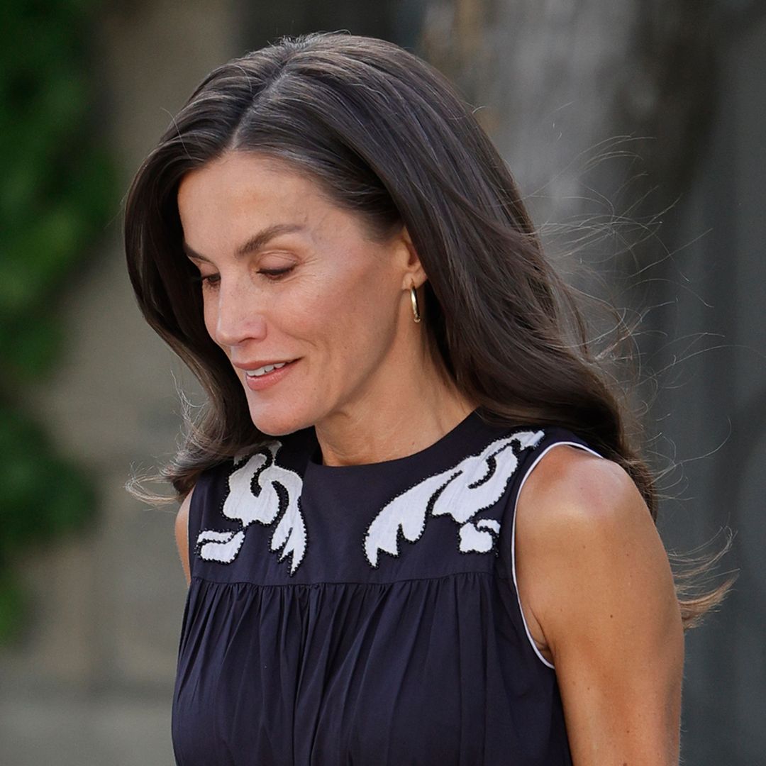 La reina Letizia en el coloquio 'Mujer, deporte y sociedad', celebrado en la Casa de Cultura Paco de Lucía, en Torrelodones, el 10 de septiembre de 2025
