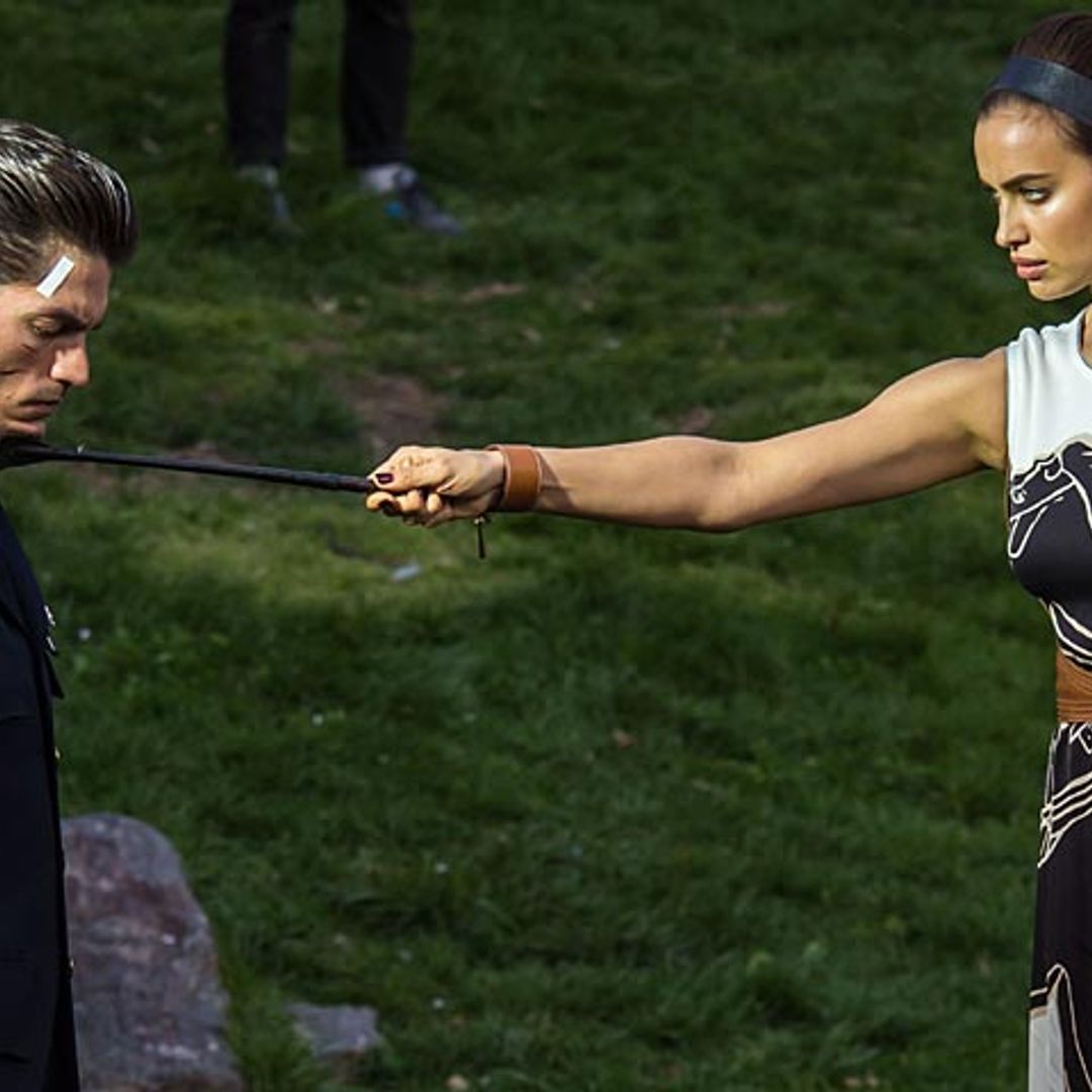 Irina Shayk coquetea (y huye) de la policía neoyorquina