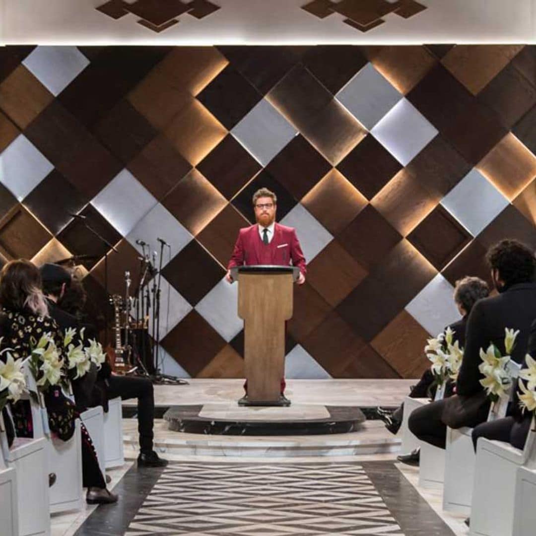 Las celebridades más atrevidas se animan a presenciar cómo sería ¡su propio funeral!