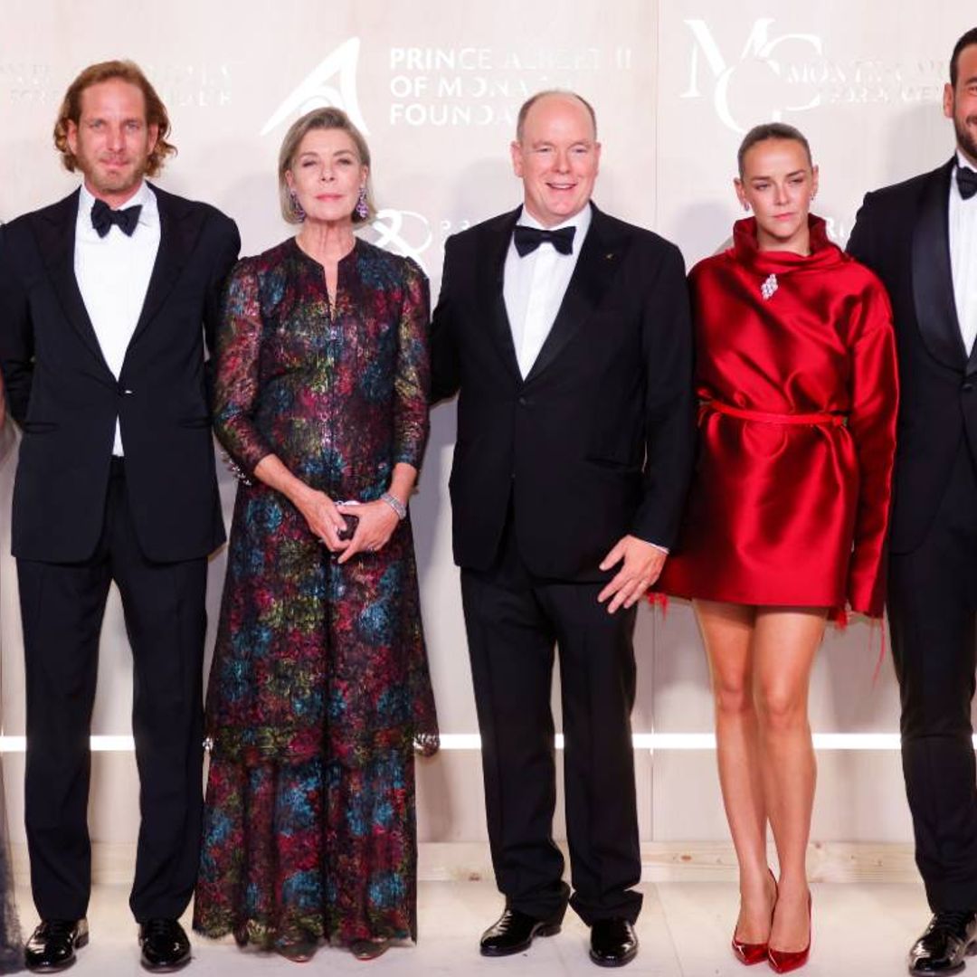 Alberto de Mónaco, junto a su hermana Carolina, anfitrión de una gala por el planeta marcada por la ausencia de la princesa Charlene