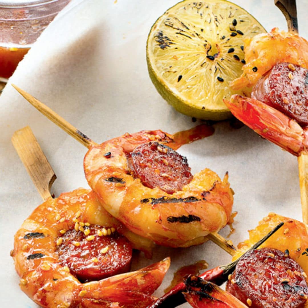 Banderillas de gambas con chorizo