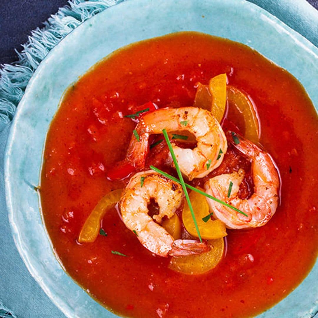 Salmorejo ligero con gamba roja