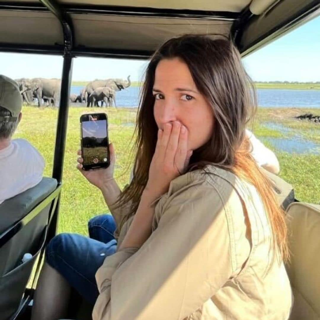 Ana Fernández con un elefante