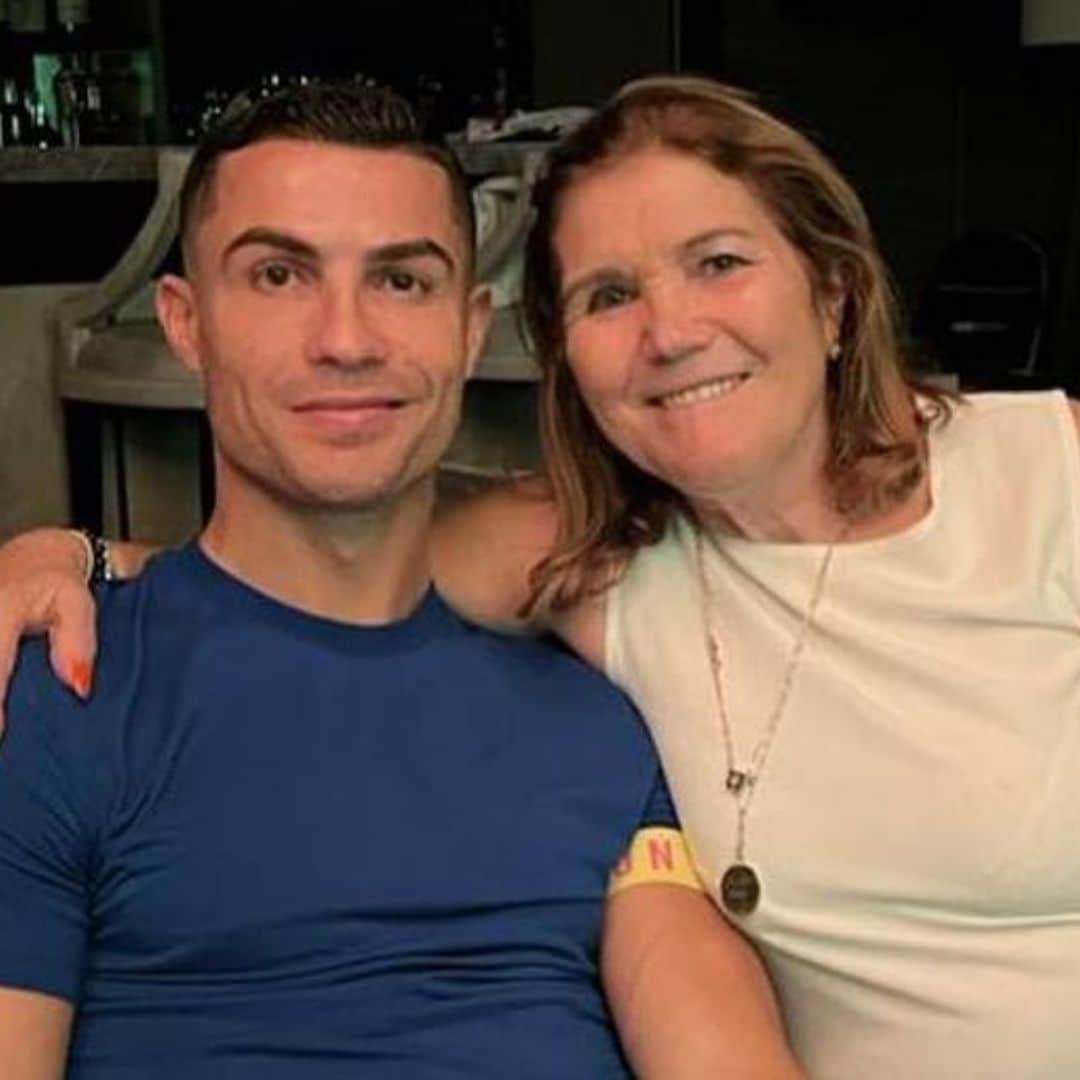 Mamá de Cristiano Ronaldo explota contra medios que la acusan de hacer brujería