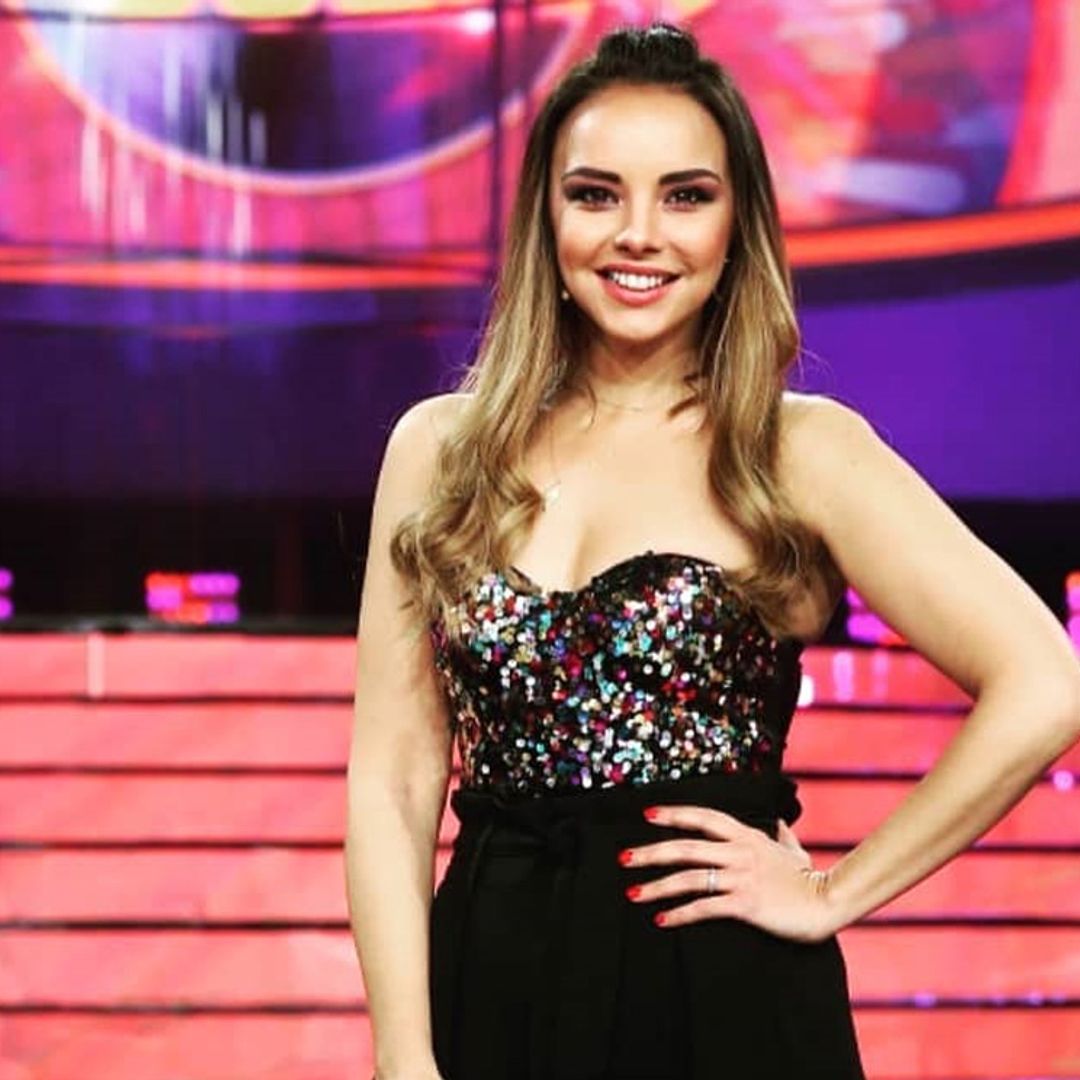 Chenoa da la bienvenida a los 45... ¡bailando!