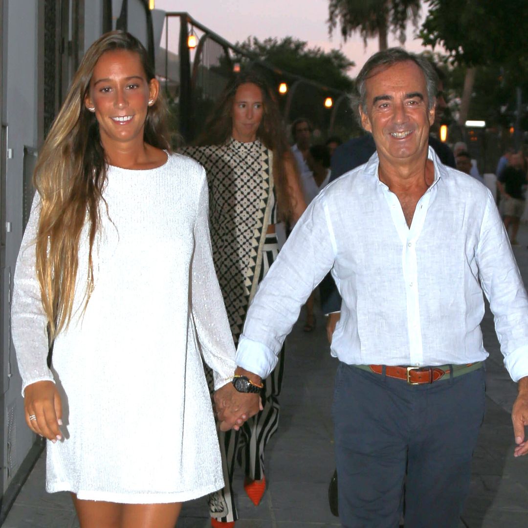 La felicidad de Constanza Villar-Mir en su fiesta preboda rodeada de familiares y amigos