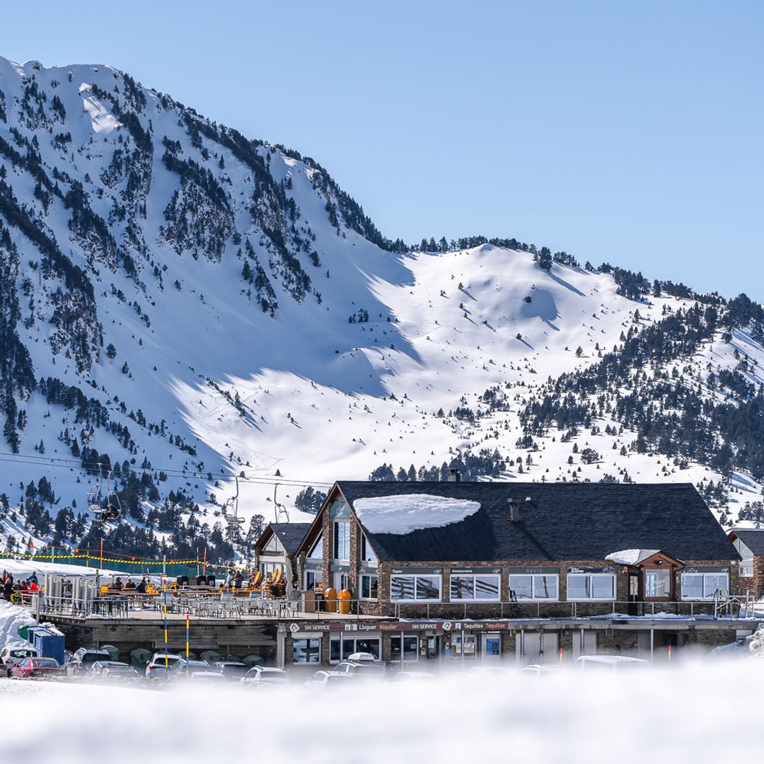 Estación de esquí de Baqueira Beret en el valle de Arán, Pirineo de Lleida