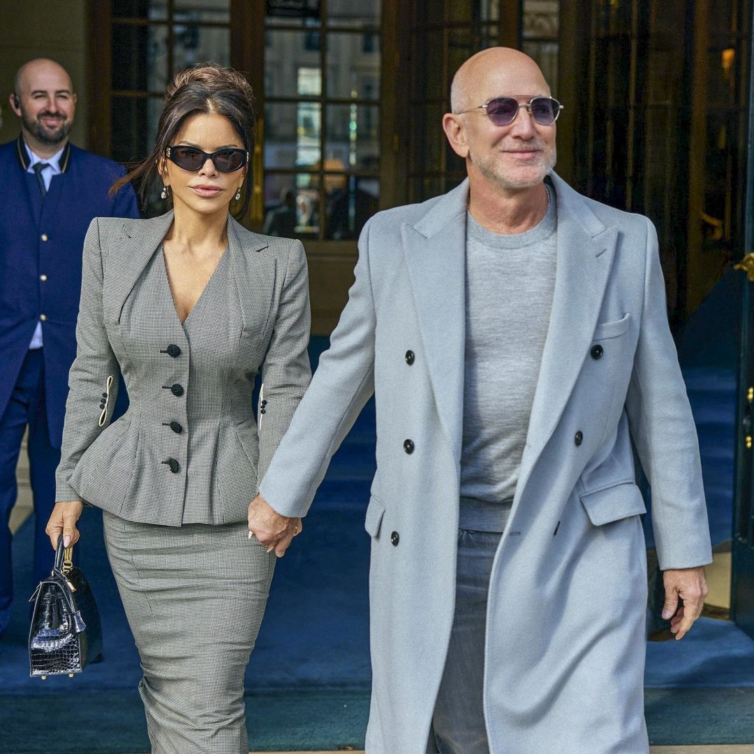 Lauren Sánchez-Bezos coordina su 'look' con Jeff Bezos en una impresionante silueta de archivo