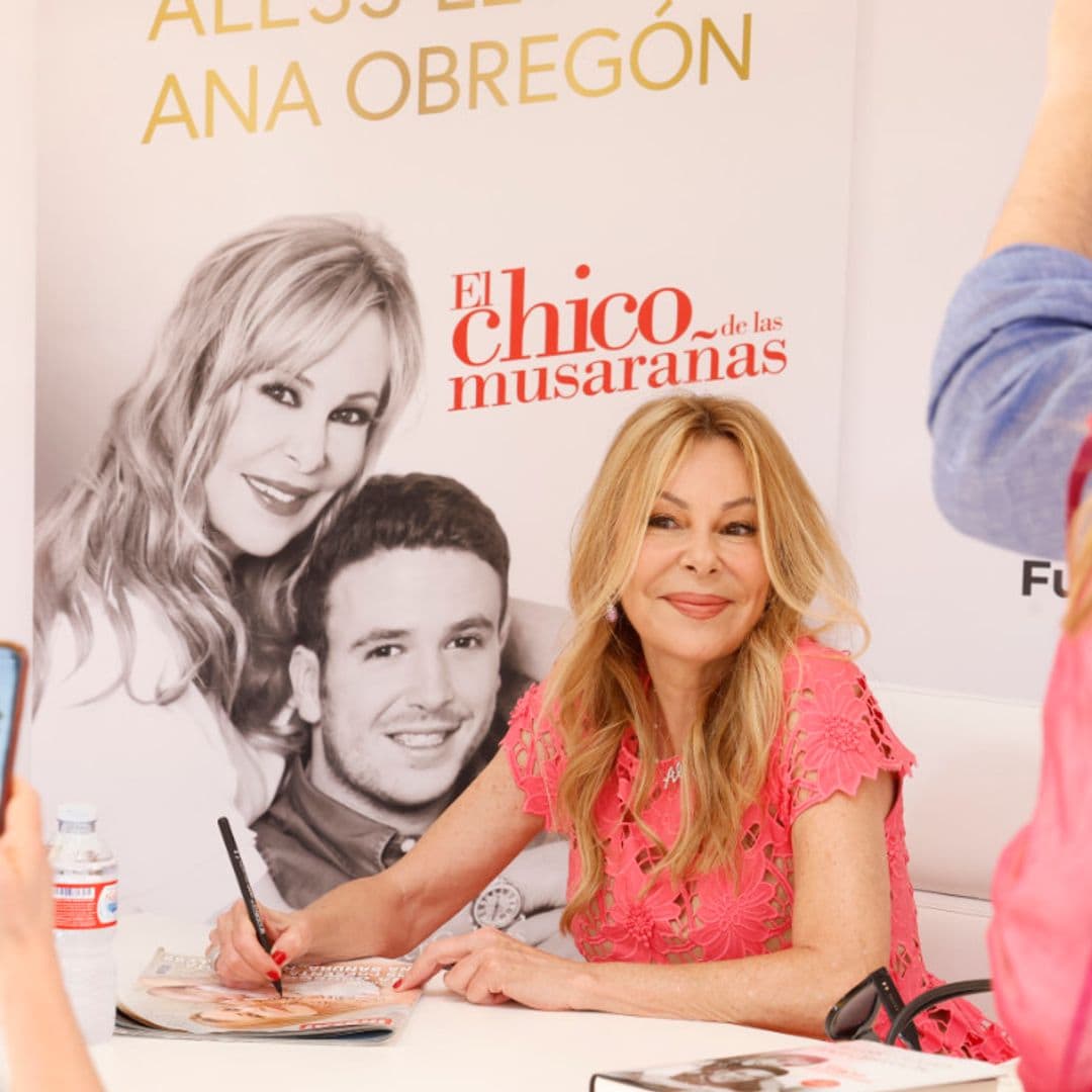Ana Obregón revoluciona la Feria del Libro entre grandes medidas de seguridad y muchísima expectación