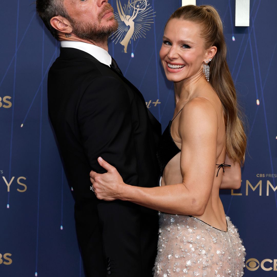 El amor está en los premios Emmy 2025: así han desfilado las parejas por la alfombra roja de los galardones televisivos
