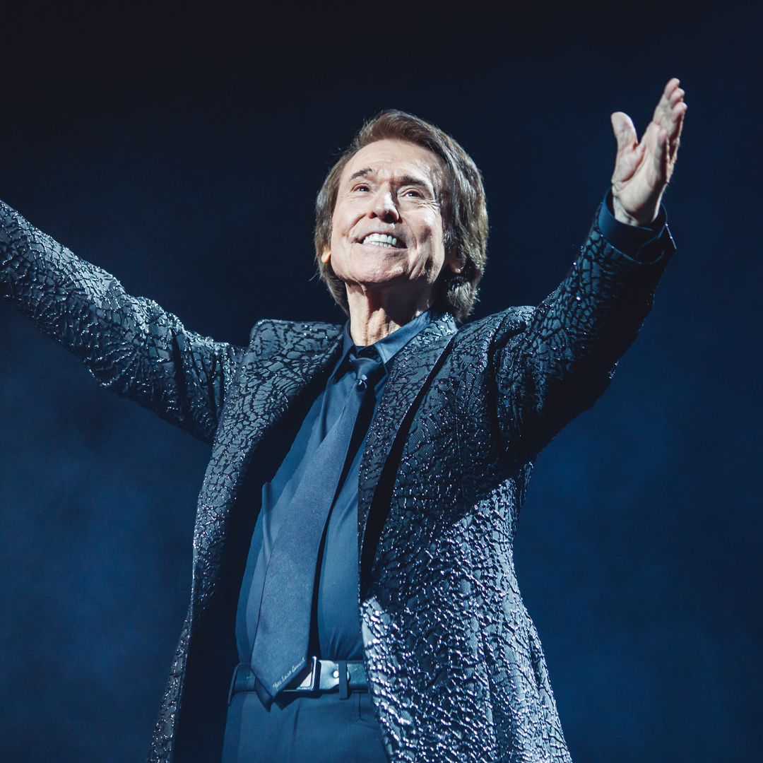 Raphael reaparece en el concierto de Carlos Rivera 3 meses después de su ingreso hospitalario