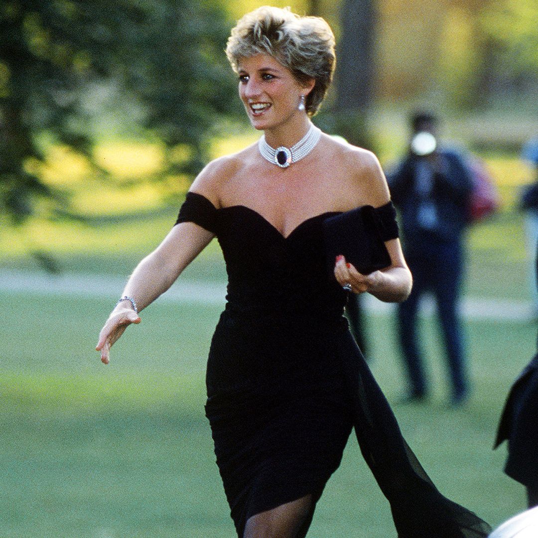 Subastarán el famoso ‘vestido de la venganza’ que la princesa Diana usó hace 32 años