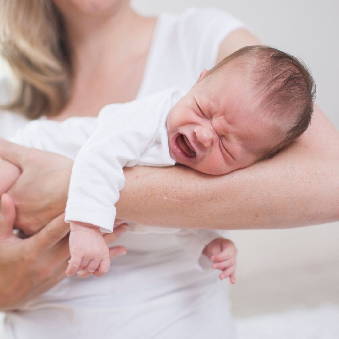 Estreñimiento en recién nacidos: ¿por qué ocurre y qué hacer para aliviar al bebé?