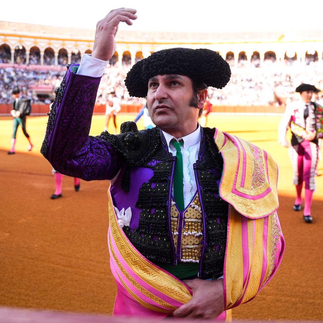 Morante de la Puebla sufre una cornada de consideración nada más saltar al ruedo en Pontevedra