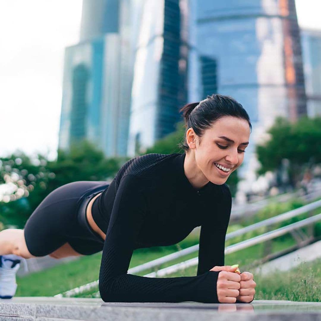 ¿Quieres fortalecer tu cuerpo? Te contamos cuáles son los 5 ejercicios isométricos más efectivos