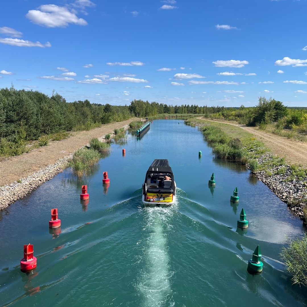 Navegando por los lagos de Lusacia, Alemania