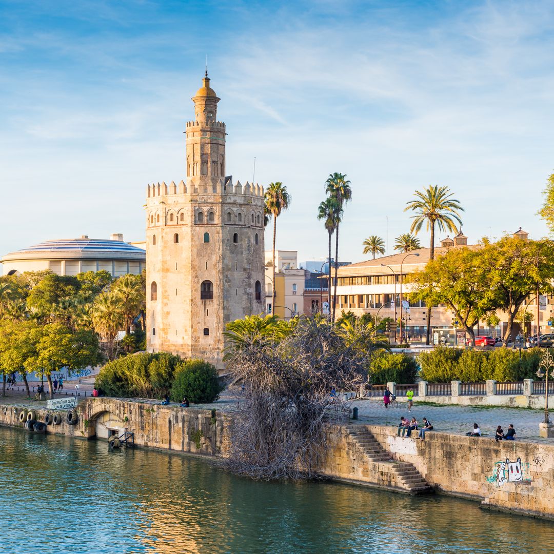 Ruta exprés para comerse Sevilla en un día: probamos los bares más auténticos del tapeo de la ciudad