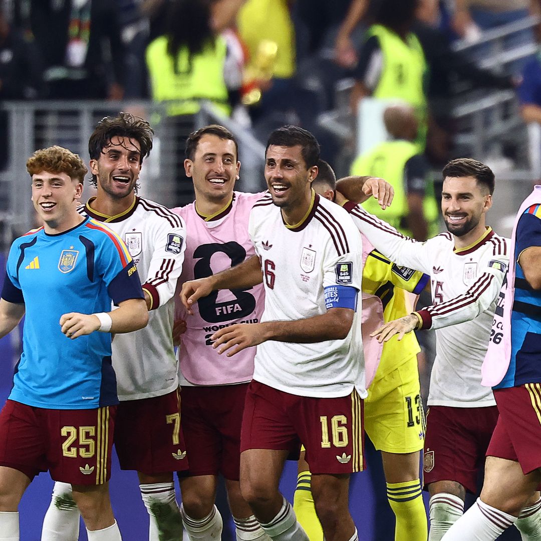 EN VÍDEO. Los detalles de la fiesta de la Selección de Española para celebrar su pase a la final: música, pizza y el pequeño Keyne como protagonista