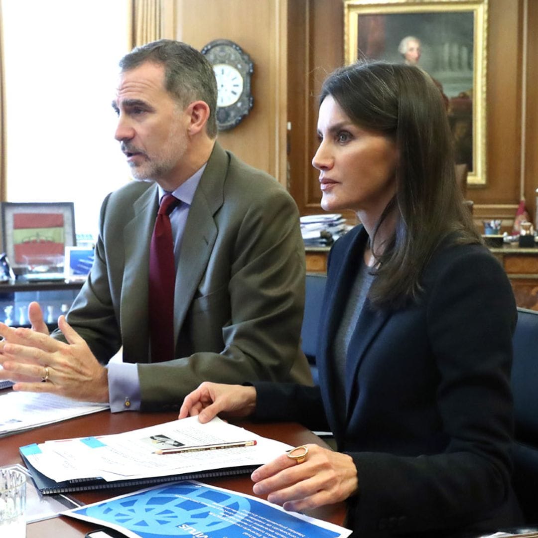 Los reyes se interesan por la situación de los hospitales de Castilla-La Mancha, Castilla y León y Cataluña