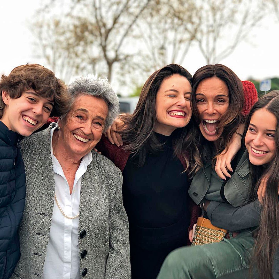 Lydia Boch junto a su familia en una divertida fotografía