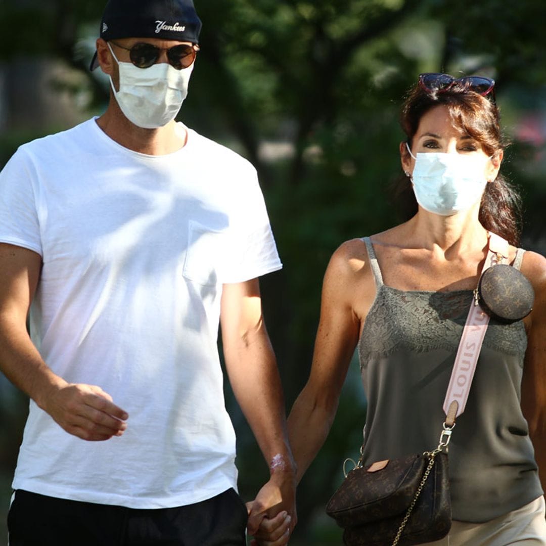 ¡Tan felices como el primer día! El paseo más romántico de Zinedine Zidane y su mujer, Véronique