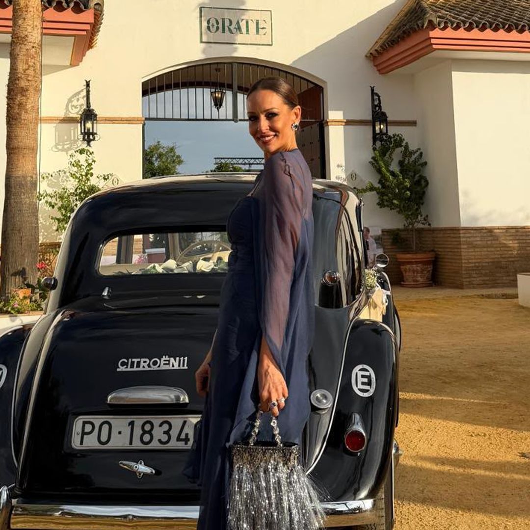 Eva González vuelve a la iglesia donde se casó con Cayetano Rivera, para la boda de su prima, con este espectacular look