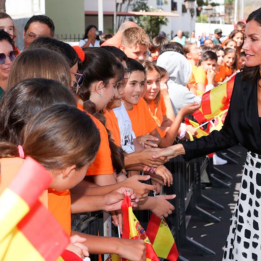 Doña Letizia inaugura el curso escolar en La Palma cuando se cumple un año de la erupción del volcán