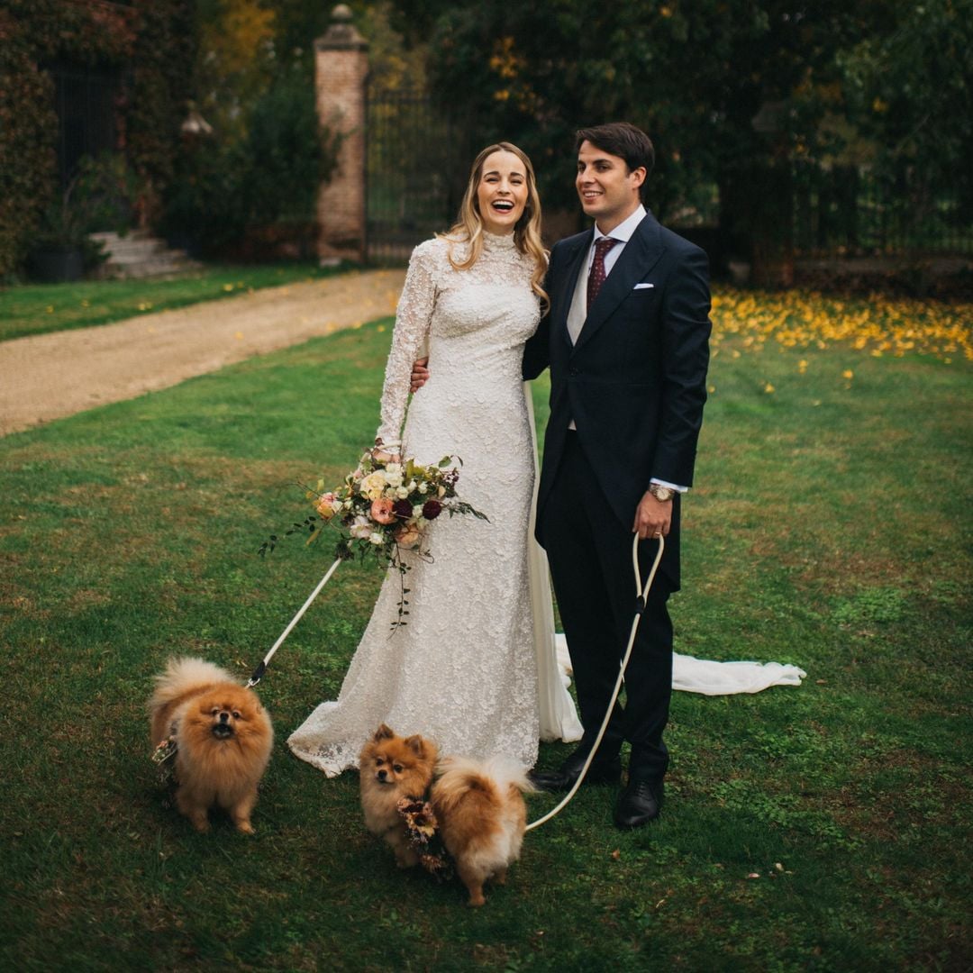 Los novios con sus simpáticos perritos, Harry y Draco