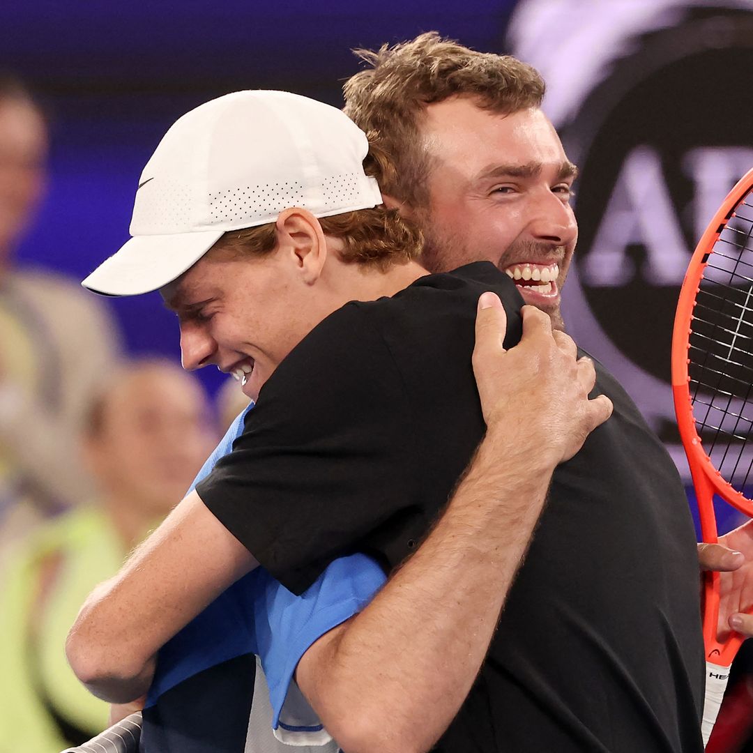 Gana un millón de dólares por jugar solo 6 puntos: el profesor de tenis que dejó en 'shock' a Sinner y Alcaraz