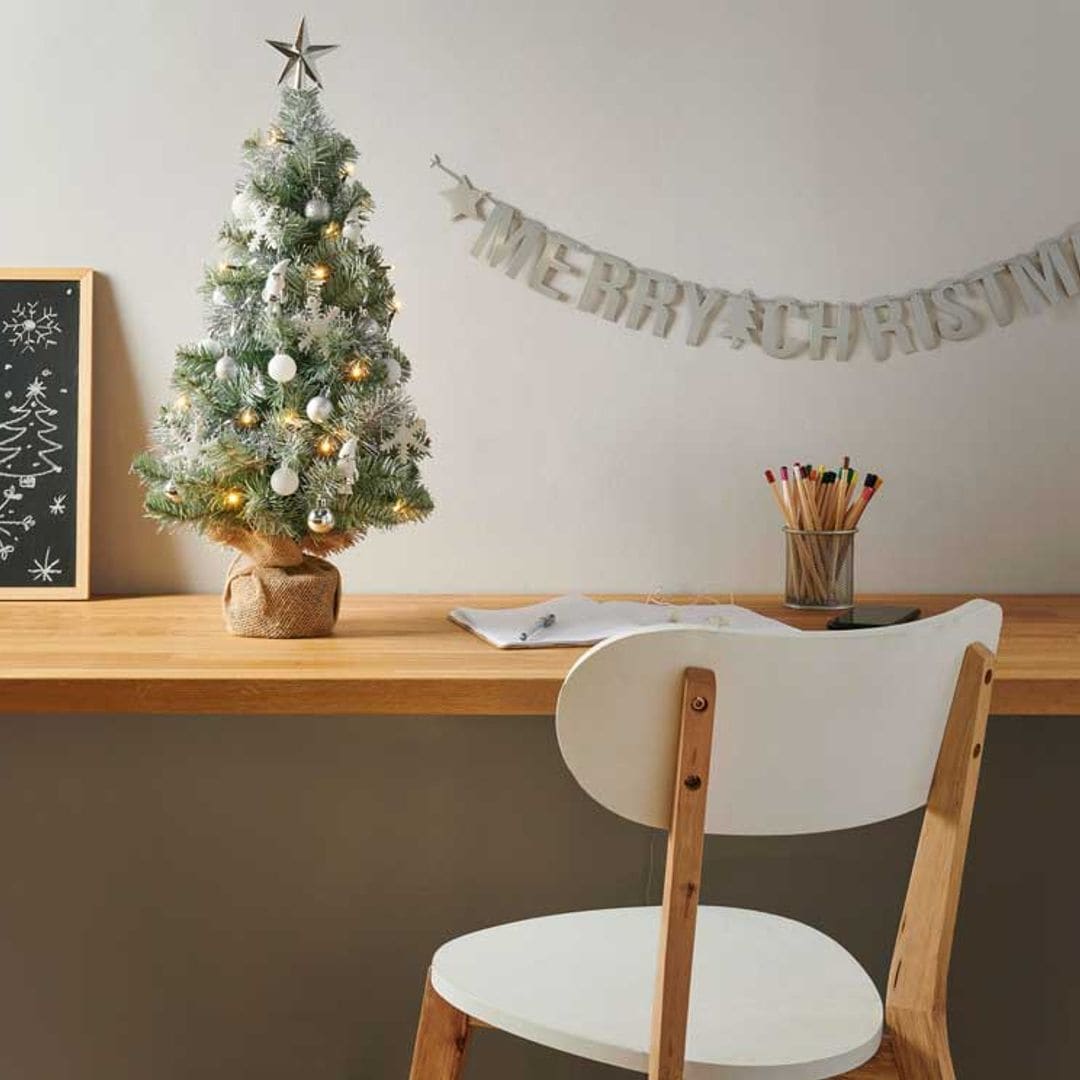 Estos árboles de Navidad son ideales, si no tienes mucho espacio en el salón