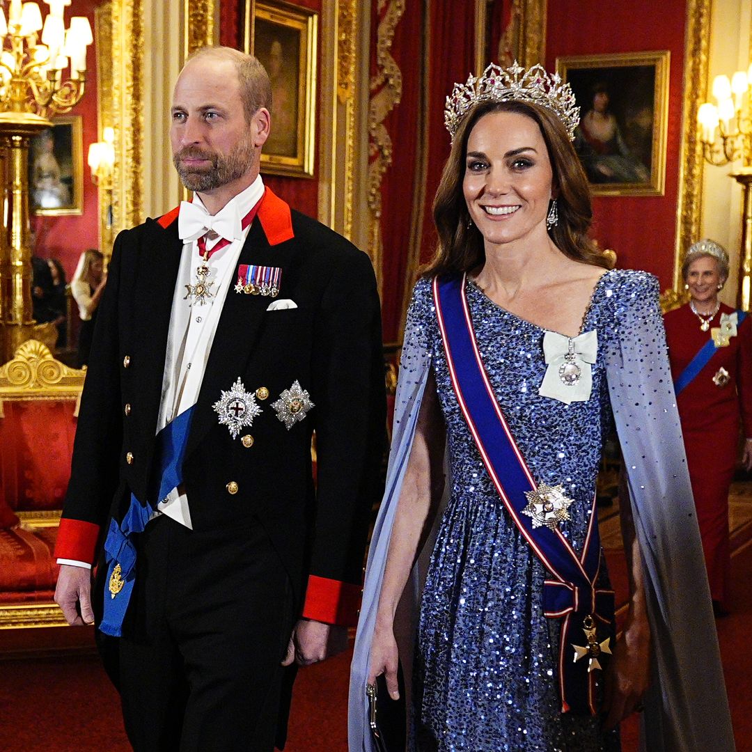 Del reencuentro del príncipe Guillermo y Claudia Schiffer a un árbol gigante: así ha sido la última cena de gala del año en Windsor