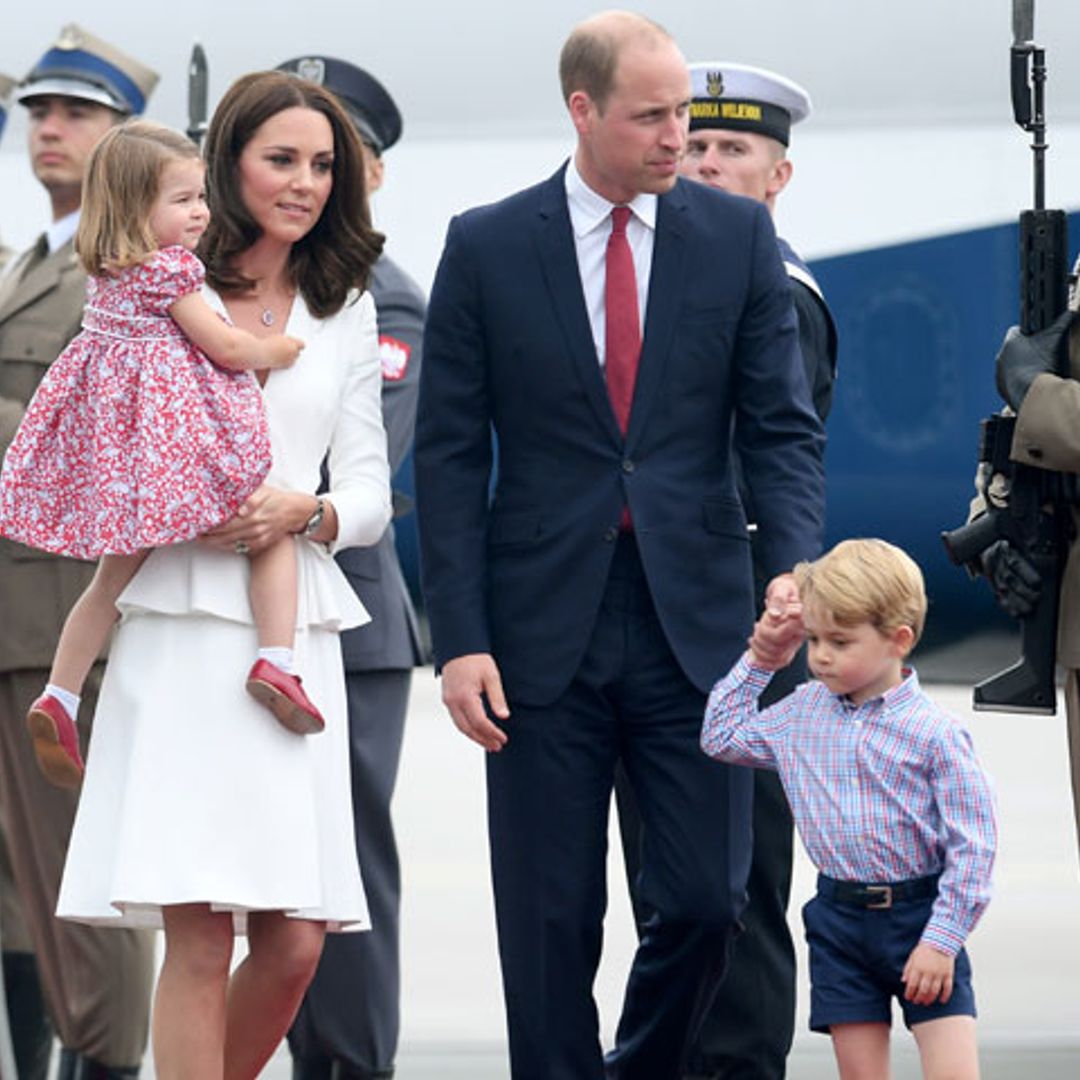 Los príncipes George y Charlotte acaparan todos los 'flashes' en su segundo viaje oficial