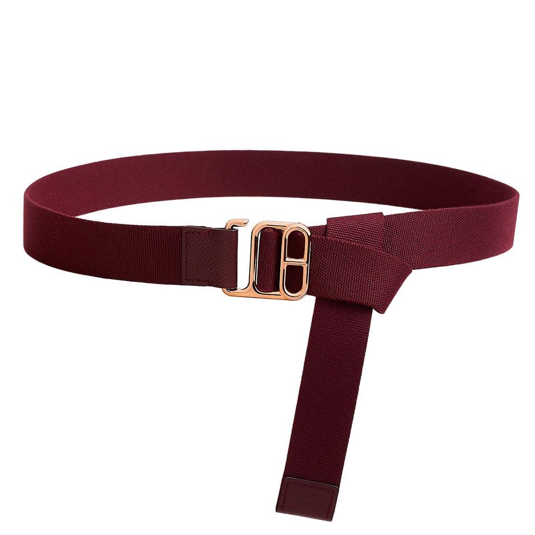 Cinturón anudado (700 €), de Hermès