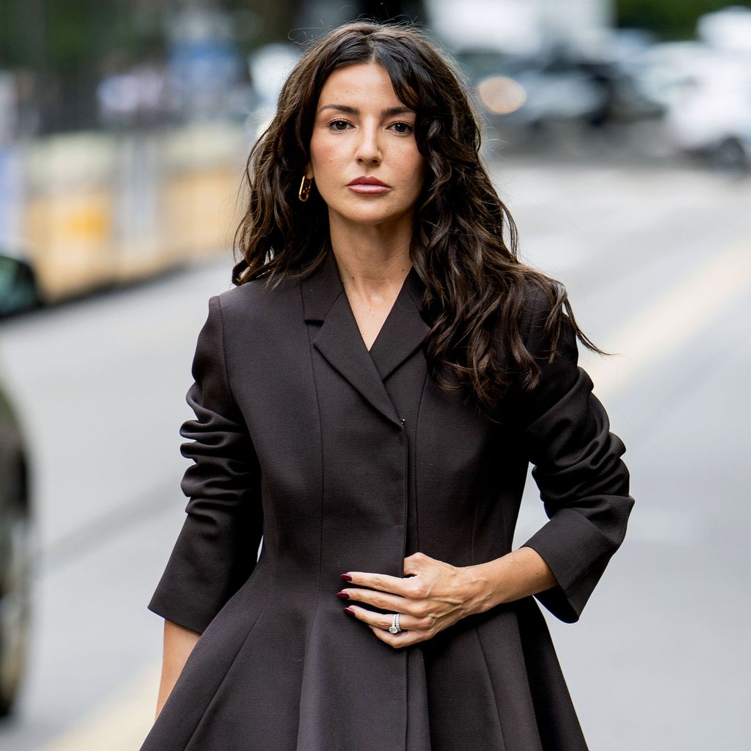 Alexandra Pereira, Devon Windsor y Leonie Hanne: cómo llevar looks de cuero según 3 expertas en moda