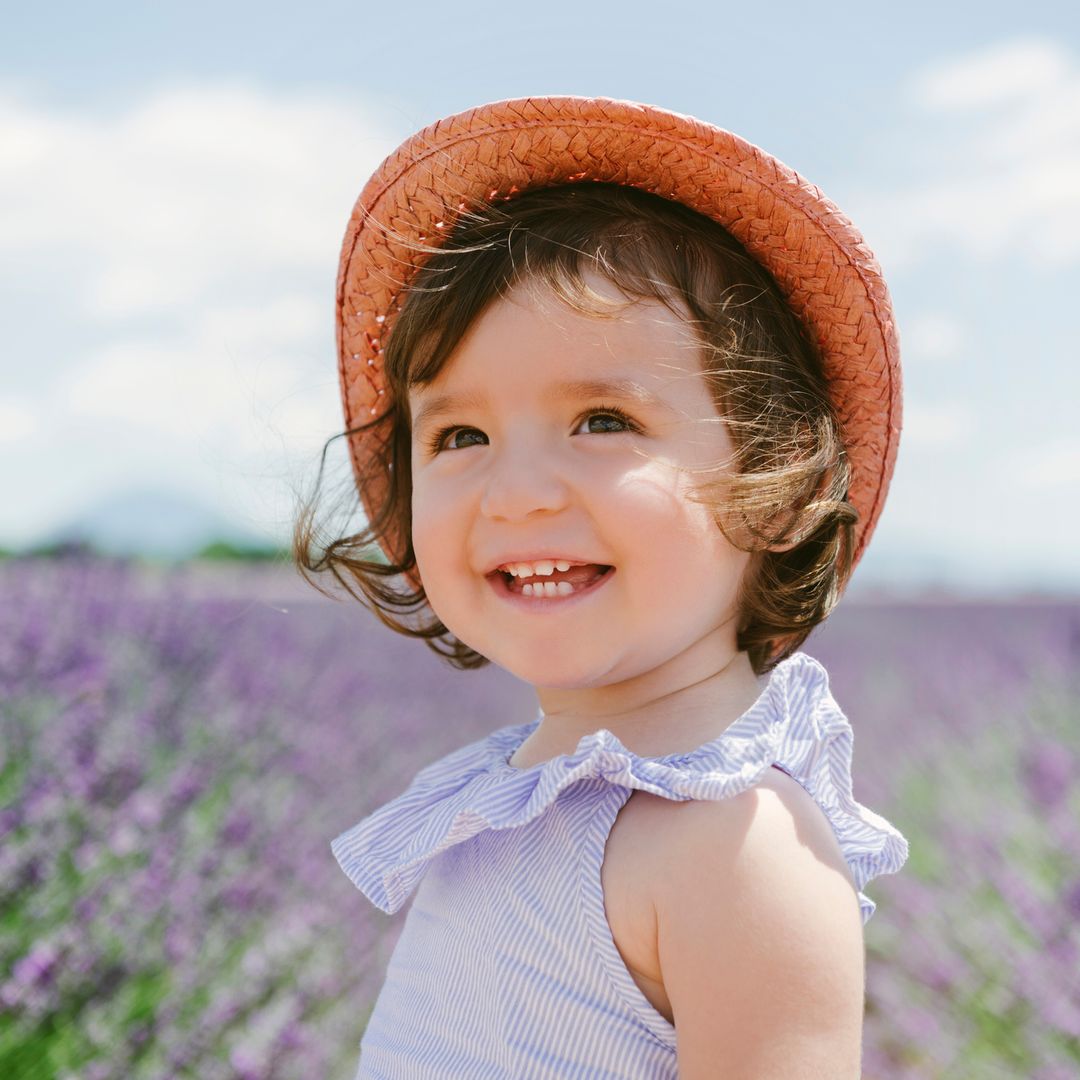 El nombre de niña que triunfa en Cataluña: tiene 5 letras, origen griego y significa 'brote verde'