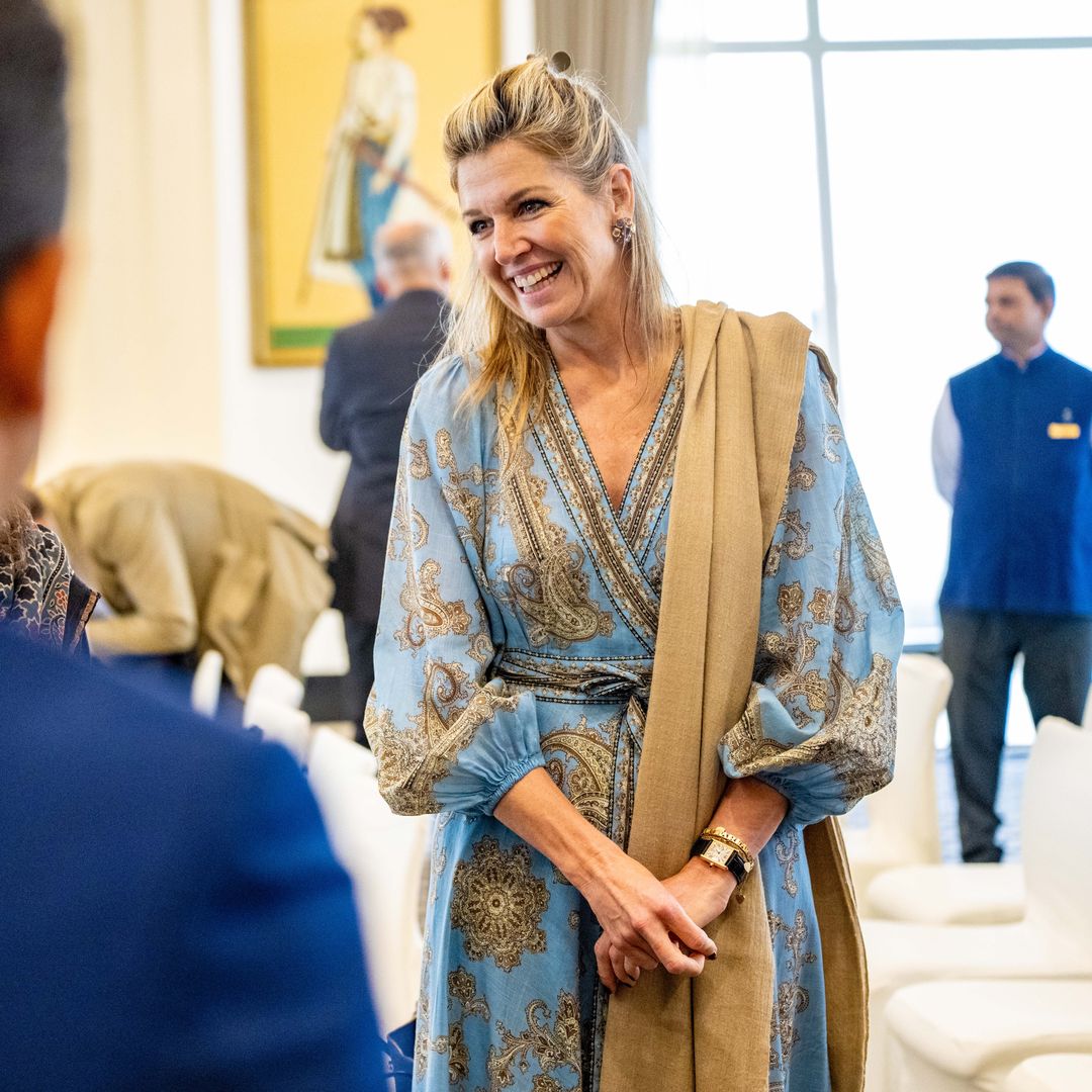 Máxima de Holanda confía en un acierto seguro: rescata en Bombay el vestido de estampado paisley que ya brilló en su viaje a India en 2022