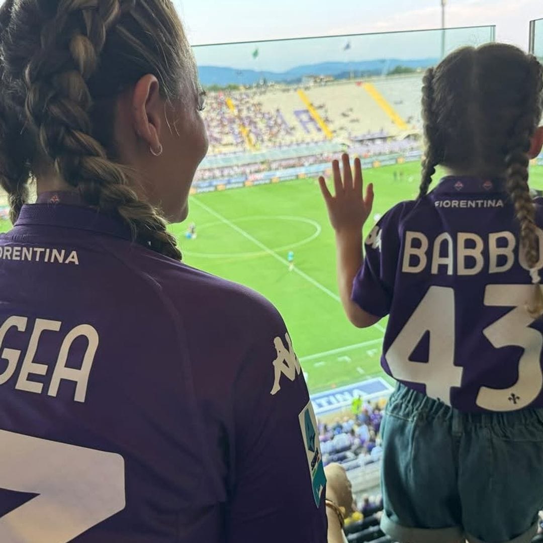 La hija de Edurne y David De Gea luce supermelena como su mamá mientras aplaude a su padre