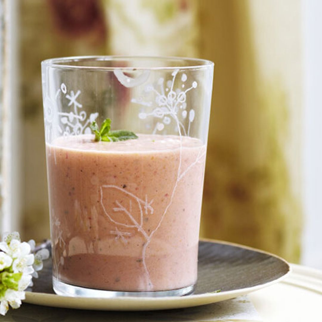 'Smoothie' granizado de melocotón, frambuesa y lima